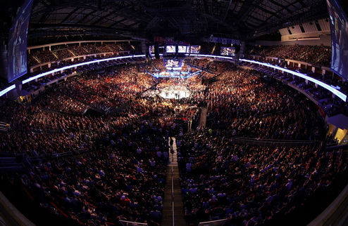 UFC 136. ФОТО Предлагаем Вашему вниманию подробный фотоотчет с прошедшего турнира по смешанным боевым искусствам.