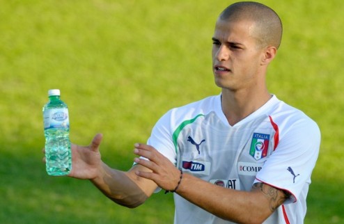 Парма не собирается отпускать Джовинко в Ювентус За молодого игрока итальянской сборной развертывается настоящая война.