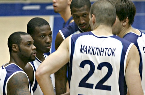 Суперлига. МБК Николаев одолел Кривбассбаскет Криворожцы вновь продемонстрировали неплохой баскетбол, но и сейчас это не спасло их от поражения.