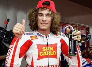 MotoGP. Отец Симончелли: "Хочу, чтобы сына почтили "минутой шума моторов" Паоло Симончелли считает, что так было бы правильнее по отношению к Марко.