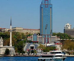 В Стамбуле Динамо пробудет до пятницы На матч четвертого тура группового этапа Лиги Европы против турецкого Бешикташа Динамо отправится в среду.