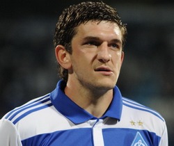 Попов покинул расположение сборной Македонии Защитник Динамо продолжит лечение в Киеве. 