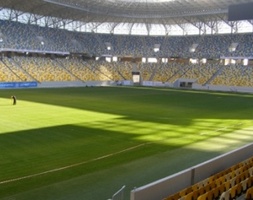 Стадион во Львове готовится к матчу с австрийцами Работники нового львовского стадиона завершают готовить арену к футбольному открытию.