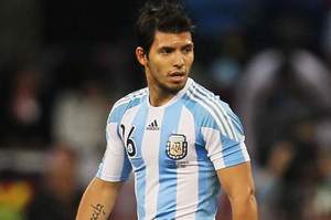 Агуэро может не сыграть против Боливии Кун получил травму уже в расположении сборной Аргентины.