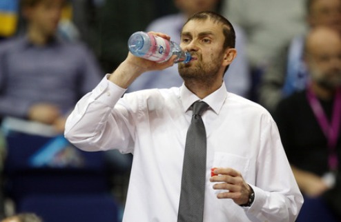Соперник Говерлы сменил тренера Черногорский специалист Лука Павичевич возглавил Роанн.