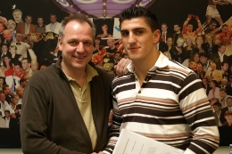 Марко Хук продлил контракт с промоутерами Чемпион мира WBO в тяжелом весе продлил союз с Sauerland Event еще на два года.