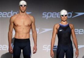 Фелпс представил новый плавательный костюм Именно этот костюм Майкл собирается использовать на Олимпиаде в Лондоне.