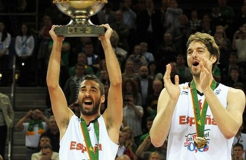 Лучший европейский игрок года. Голосование стартовало ФИБА-Европа объявила номинатов на звание лучшего баскетболиста 2011 года.