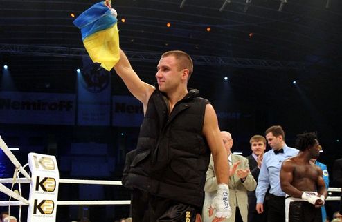 Бурсак без проблем защитил пояс Лаатеквей Хаммонд выстоял против украинского чемпиона всего два полных раунда.