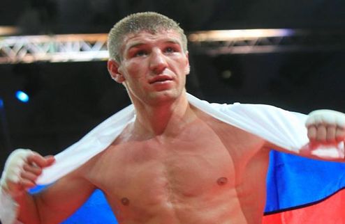 Пирог: "Должен отстоять титул в бою Бурсаком" Российский боксер Дмитрий Пирог рассказал о своих планах на следующий год.