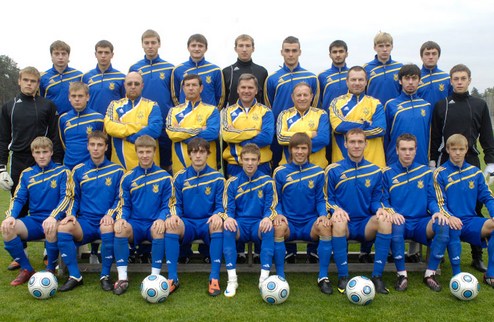 Состоялась жеребьевка Кубка Содружества-2012 На этот раз в нем примут участие молодежные сборные из двенадцати стран, в том числе и сборная Украины. 
