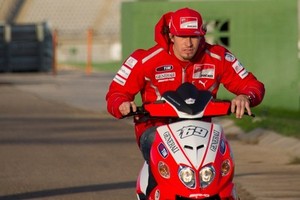 MotoGP. Хэйден может пропустить первые тесты сезона Никки попал серьезную в аварию на тренировке в США.