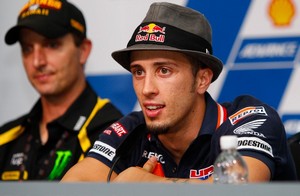 MotoGP. Довициозо сломал ключицу Тем не менее, босс команды уверен, что Андреа успеет восстановиться к тестам.