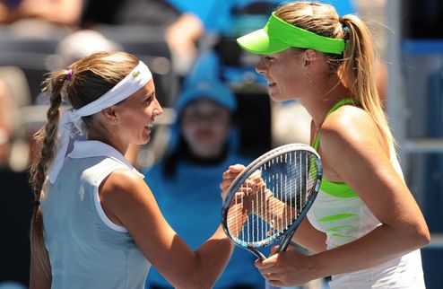 Australian Open (WTA). Стосур разбита, Шарапова и Бартоли шагают дальше На Открытом чемпионате Австралии доигрываются матчи первого раунда соревнований.