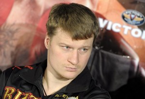 Поветкин: "У Хука мутные глаза" Регулярный чемпион WBA в супертяжелом весе россиянин Александр Поветкин после пресс-конференции рассказал о подготовке к...