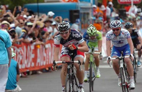 Велоспорт. Грайпель открывает Tour Down Under победой Вслед за успехом на Cancer Council Classic немец Андре Грайпель (Lotto-Belisol) выиграл первый эта...