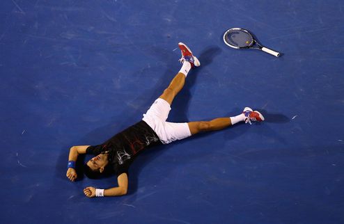 Australian Open. Джокович в седьмой раз подряд обставил Надаля В невероятно зрелищном финальном поединке Открытого чемпионата Австралии Новак Джокович п...