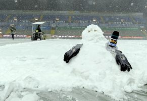 Снег помешал сыграть Парме и Ювентусу Обильные снегопады в Эмилии-Романье помешали провести матч 21-го тура Серии А.