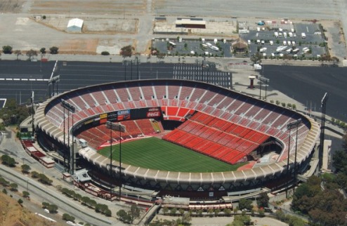 НФЛ. 200 млн долларов для Фотинайнерс Лига поможет Сан-Франциско построить новый стадион.