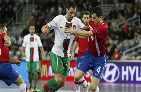 Футзал. Евро 2012. Португалия побеждает Сербию В довольно скучном поединке фавориты одержали победу. 