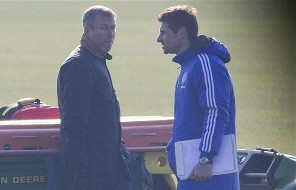Абрамович и Виллаш-Боаш поговорили Владелец и тренер Синих обсуждали будущее лондонского клуба.