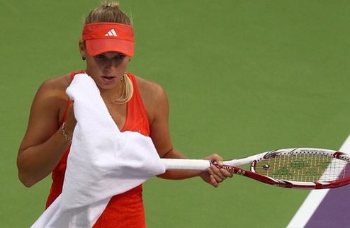 Доха (WTA). Очередная неудача Возняцки, победа Азаренко На турнире в Катаре начались матчи второго раунда соревнований.