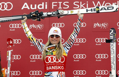 Горные лыжи. Триумф Вонн Американская горнолыжница выиграла супергигант на этапе Кубка мира в Банско.