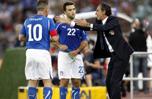 Ослабление по-итальянски За три месяца до начала Евро-2012 Скуадра Адзурра столкнулась с проблемой.