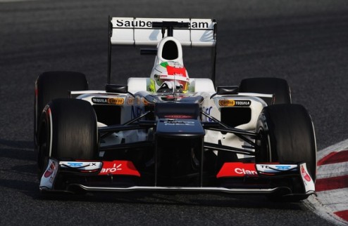 Формула-1. Заубер устанавливает ориентир Серхио Перес проехал лучший круг во время утренней сессии.