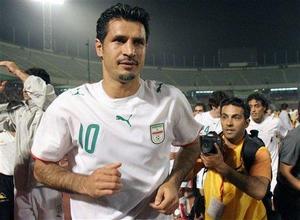 Легенда иранского футбола попал в автомобильную аварию В данный момент, Али Даеи находится в стабильном состоянии.