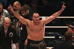 Устинов сразится с Гэверном в Харькове Супертяж Александр Устинов определился со следующим соперником.