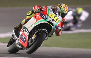 MotoGP. Росси: "Я не могу управлять таким байком" Валентино на Гран-при Катара не смог подняться выше десятого места.