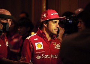 Формула-1. Алонсо: "Мы везем в Китай несколько обновлений" Тем не менее, Фернандо уверен, что новые детали коренным образом не изменят ситуацию в пелото...