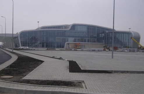 Во Львове открыт новый терминал аэропорта Еще один объект Евро-2012 официально открыт. 