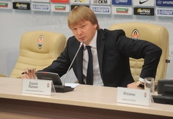 Сергей Палкин тоже на "тропе войны" Генеральный директор донецкого клуба высказал свое мнение о ситуации в матче Шахтер - Динамо.