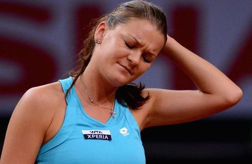 Азаренко остается непроходимой для Радваньской В полуфинале турнира в Штутгарте Виктория в очередной раз уверенно переиграла Агнешку Радваньску.