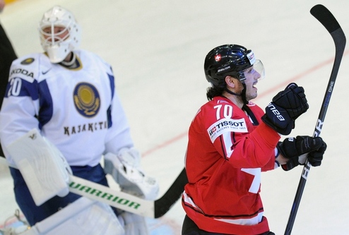 ЧМ. Швейцария деклассирует Казахстан В первом матче на чемпионате красно-белые добились уверенной победы.