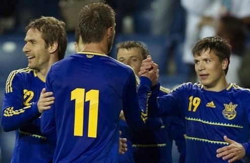 Рейтинг ФИФА: Украина теряет одну позицию Команда Блохина замыкает список топ-50 лучших национальных сборных мира. 
