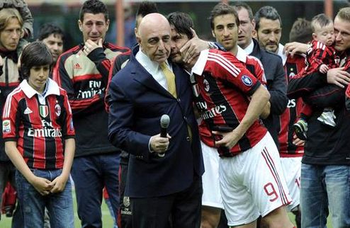 Галлиани: "В Милане закончилась целая эпоха" Вице-президент Милана Адриано Галлиани прокомментировал уход из команды ряда игроков.