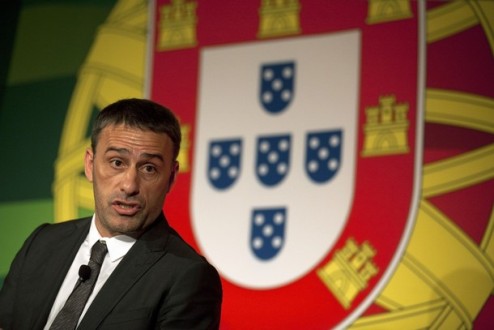 Португалия: есть заявка на Евро-2012 Коуч Паулу Бенту назвал футболистов, которые отправятся на турнир.