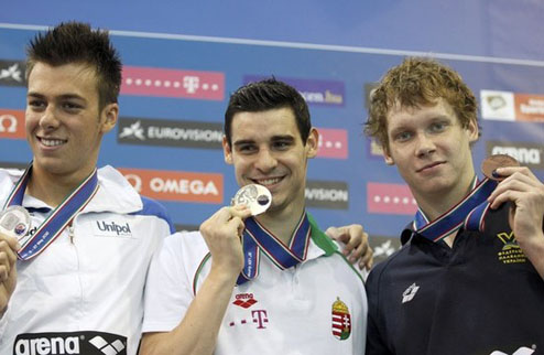 Плавание. ЧЕ. Фролов выигрывает бронзу Пятый день соревнований по плаванию на чемпионате Европы в Дебрецене (Венгрия) принес Украине бронзовую медаль.