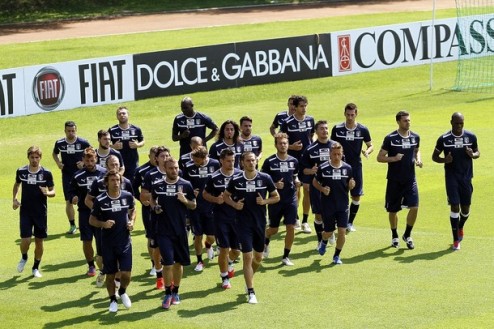 Италия: заявка сокращена до 25 человек Скуадру Адзурру покинули футболисты, которые не поедут на Евро-2012.