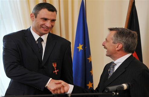 Кличко получил орден за заслуги перед Германией Виталий Кличко пополнил свою коллекцию наград.
