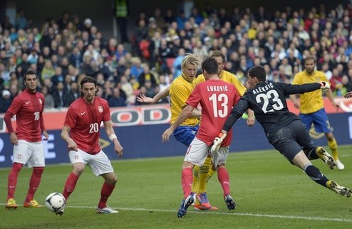 ТМ. Швеция обыграла Сербию + ВИДЕО Тре Крунур во всеоружии подходят к Евро-2012.
