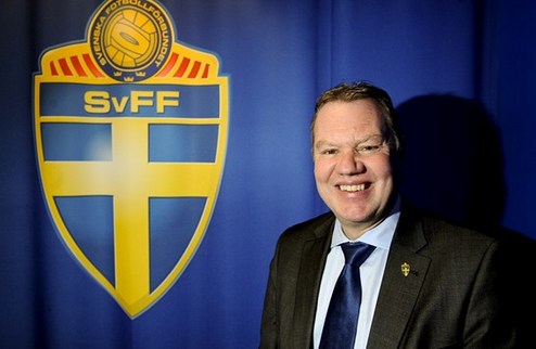 Нильссон: "Ничья с Украиной будет хорошим результатом для нас" Президент Федерации Футбола Швеции Карл-Эрик Нильссон дал небольшое интервью программе Пр...