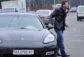 Андрей Шевченко попал в ДТП Происшествие случилось спустя три с половиной часа после матча Украина - Швеция.