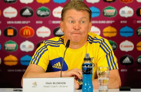 Блохин: "Главное для нас — не позволить сопернику разбежаться" Накануне матча с французами главный тренер сборной Украины провел пресс-конференцию. 