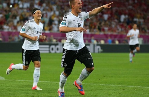 Германия выиграла все матчи в группе + ВИДЕО Бундестим не оставил датчанам надежд на выход в плей-офф Евро-2012.