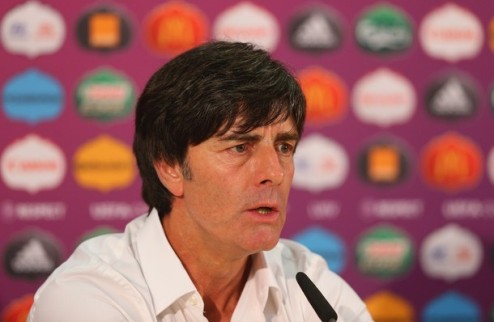 Лев: "Греция — опасный противник" Главный тренер сборной Германии поделился ожиданиями от четвертьфинала Евро-2012.