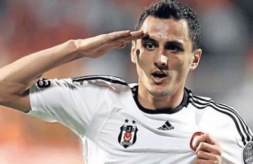 Днепр нацелился на двух футболистов Бешикташа Хуанде Рамос может скупиться в Турции. 